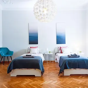 Hostel By La Pedrera - Diagonal, Barcelona